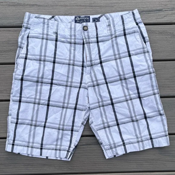 American Rag; White & Black Plaid; Minor/No Wear; SlimFit Cargo Shorts; Waist 34 - Picture 1 of 7